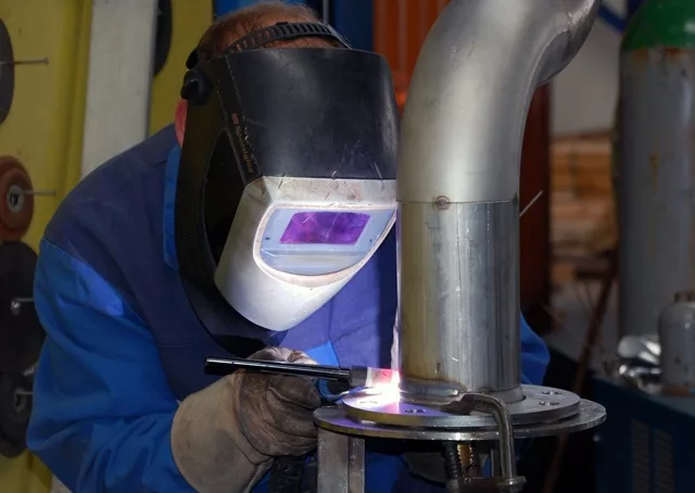 Профессиональная сварка труб в Большой Камне в октябре