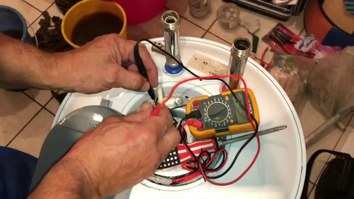 Ремонт водонагревателей Electrolux в Большой Камне — выгодная цена от 2332 руб., Мастер24