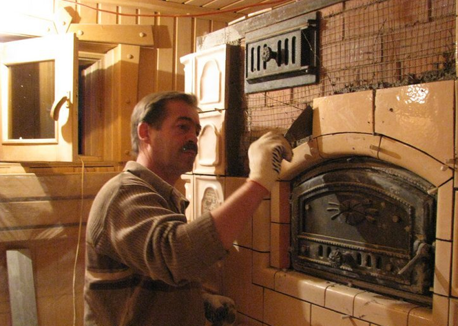 Облицовка печи плиткой в Большой Камне в октябре